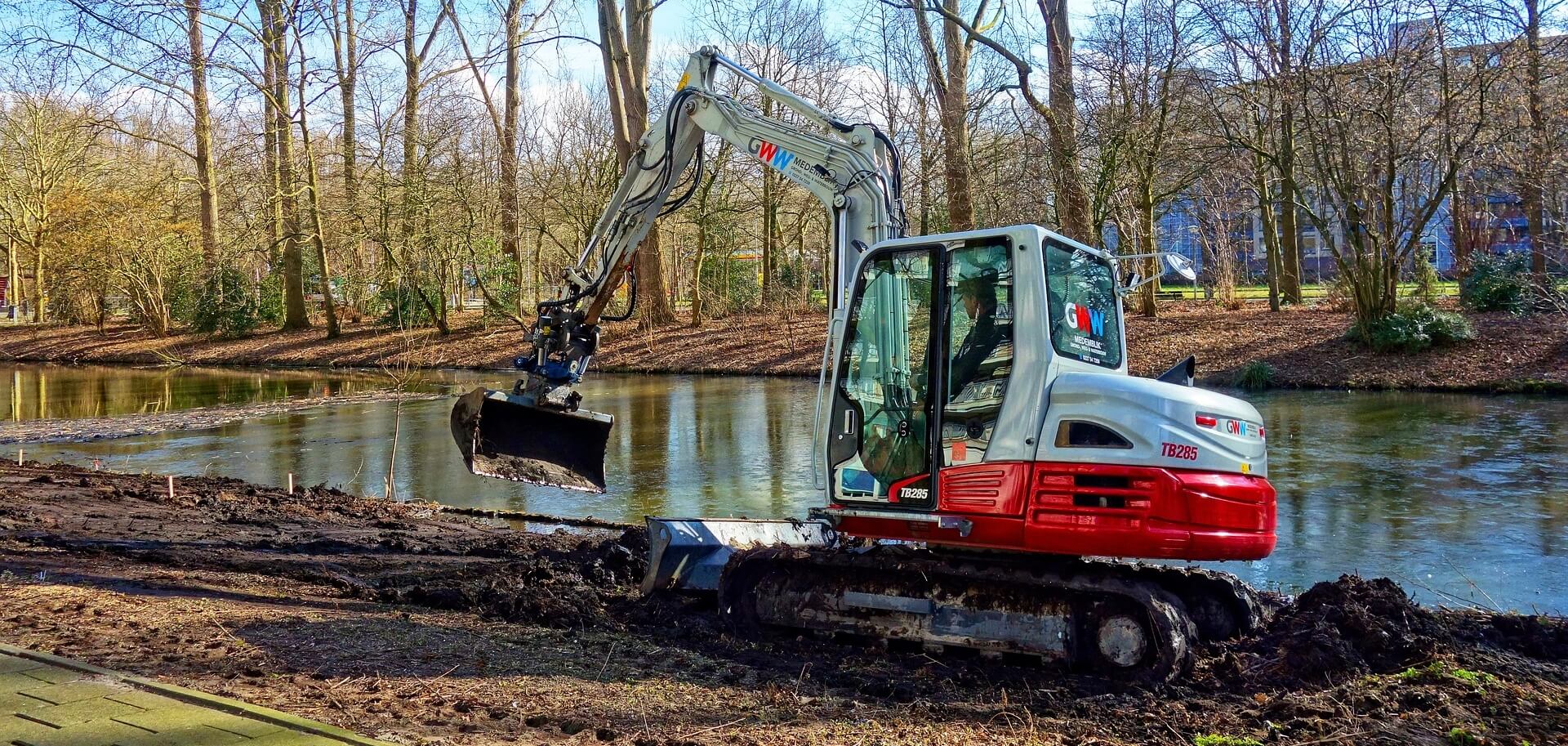 Graafmachine tijdens graafwerkzaamheden in Noord-Brabant