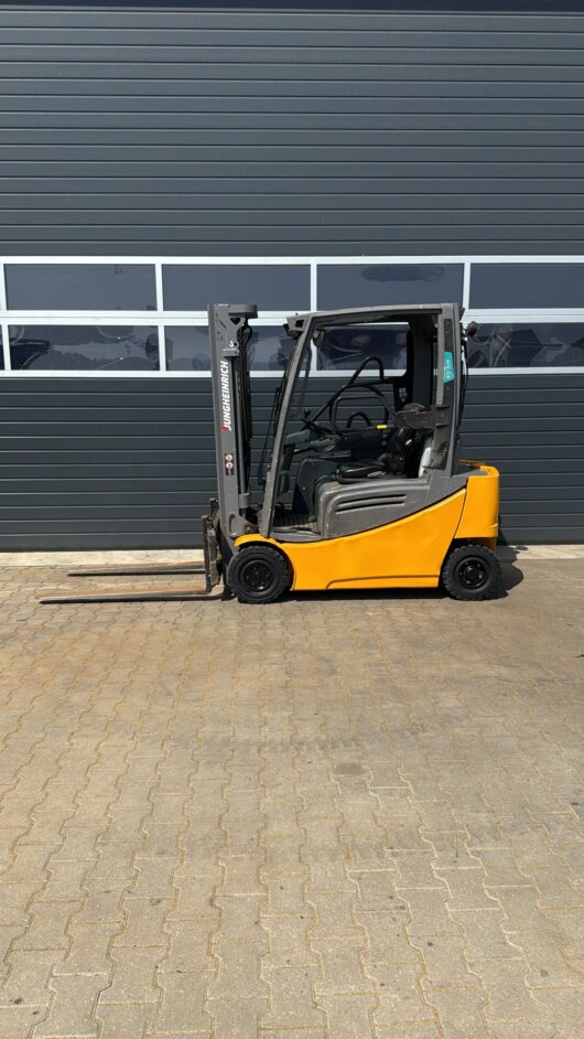 Jungheinrich EFG316 bj 2018 accu 2022 Duplo mast free lift