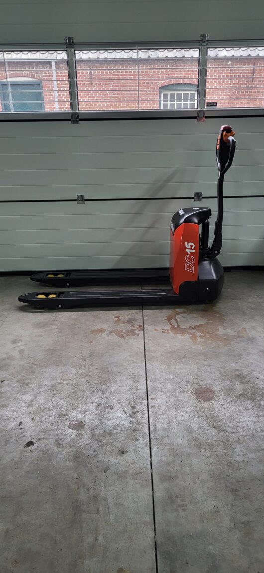 Heli DC 15 pallet Truck bouwjaar 2024